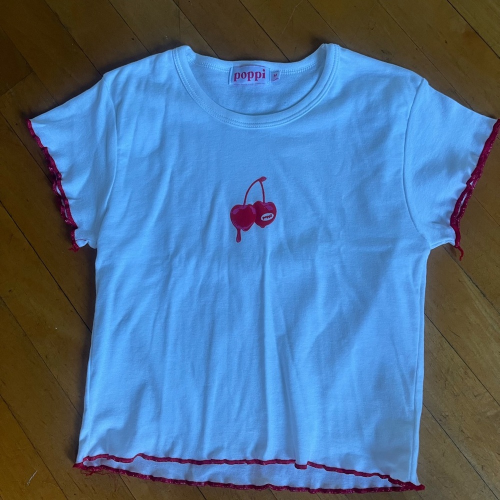 Poppi cherry white cropped top size medium fits small BNWOT